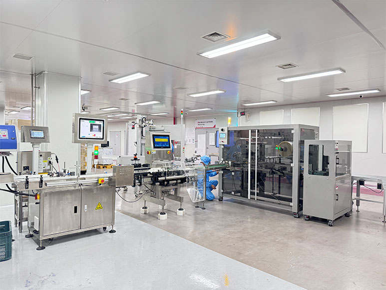 Ligne de remplissage par pulvérisation nasale pour clients allemands